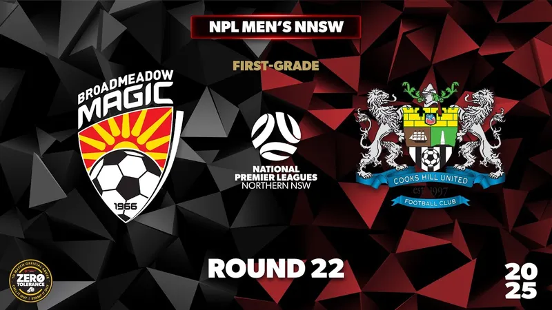Cầu thủ Broadmeadow Magic đang thực hiện cú sút mạnh vào khung thành của Cooks Hill United Cầu thủ Broadmeadow Magic đang thực hiện cú sút mạnh vào khung thành của Cooks Hill United