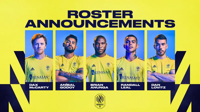 Cầu thủ Nashville và Tigres UANL đấu tay đôi trên sân cỏ Cầu thủ Nashville và Tigres UANL đấu tay đôi trên sân cỏ