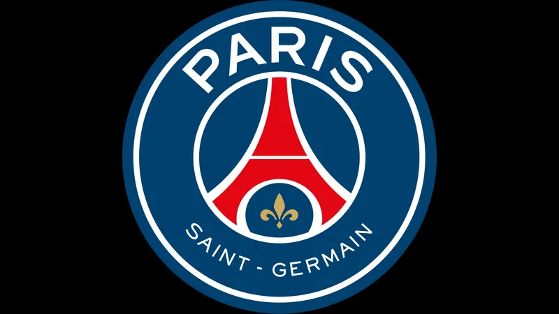 Cầu thủ PSG nỗ lực chặn bóng khỏi vị trí nguy hiểm của Bayern Munich Cầu thủ PSG nỗ lực chặn bóng khỏi vị trí nguy hiểm của Bayern Munich
